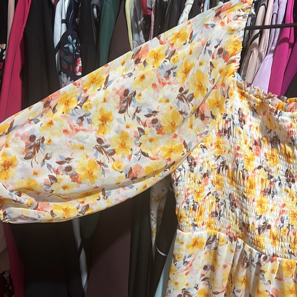High-Low Yellow Flower Dress - Picture 2 of 3
